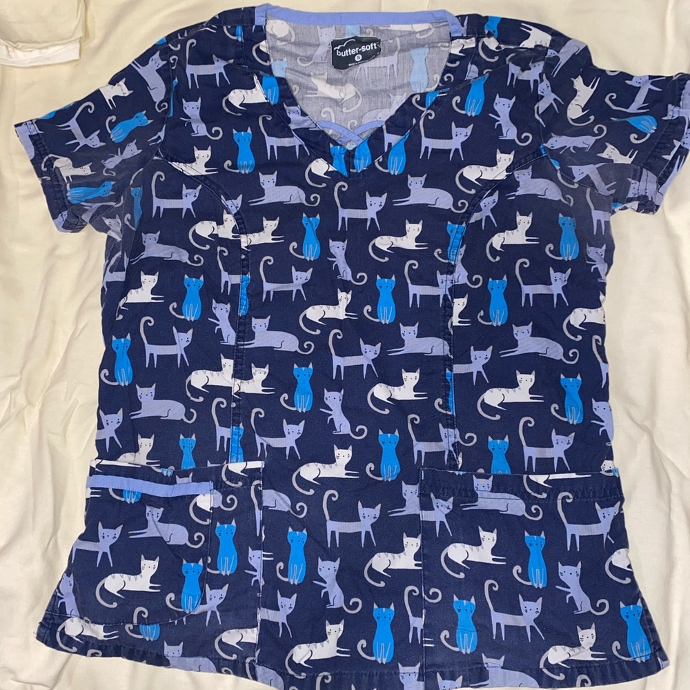 Women’s Small Butter Soft Cat Print Scrub Top